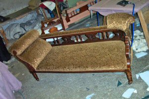 Chaise in very bad condition